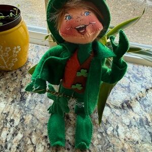 Annalee Green Leprechaun Plush Doll damage shown in picture hand and shamrock